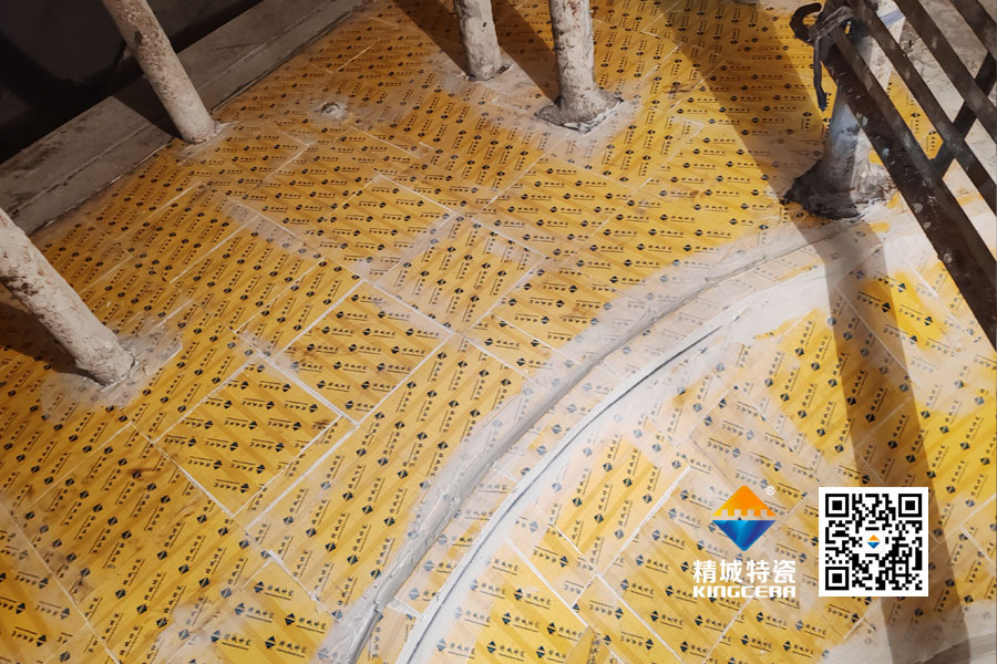 水泥厂循环风机机壳内壁装置氧化铝耐磨陶瓷